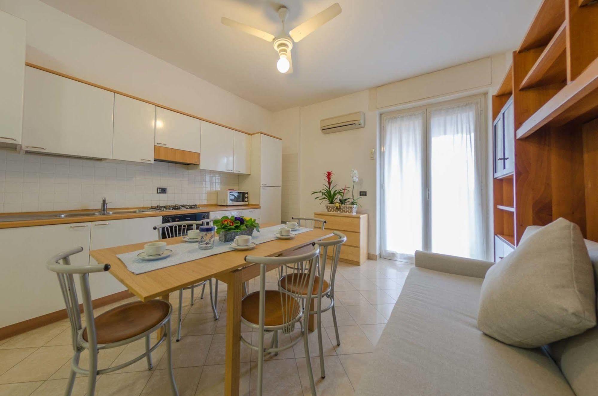Residenza Adelaide Aparthotel Finale Ligure Εξωτερικό φωτογραφία